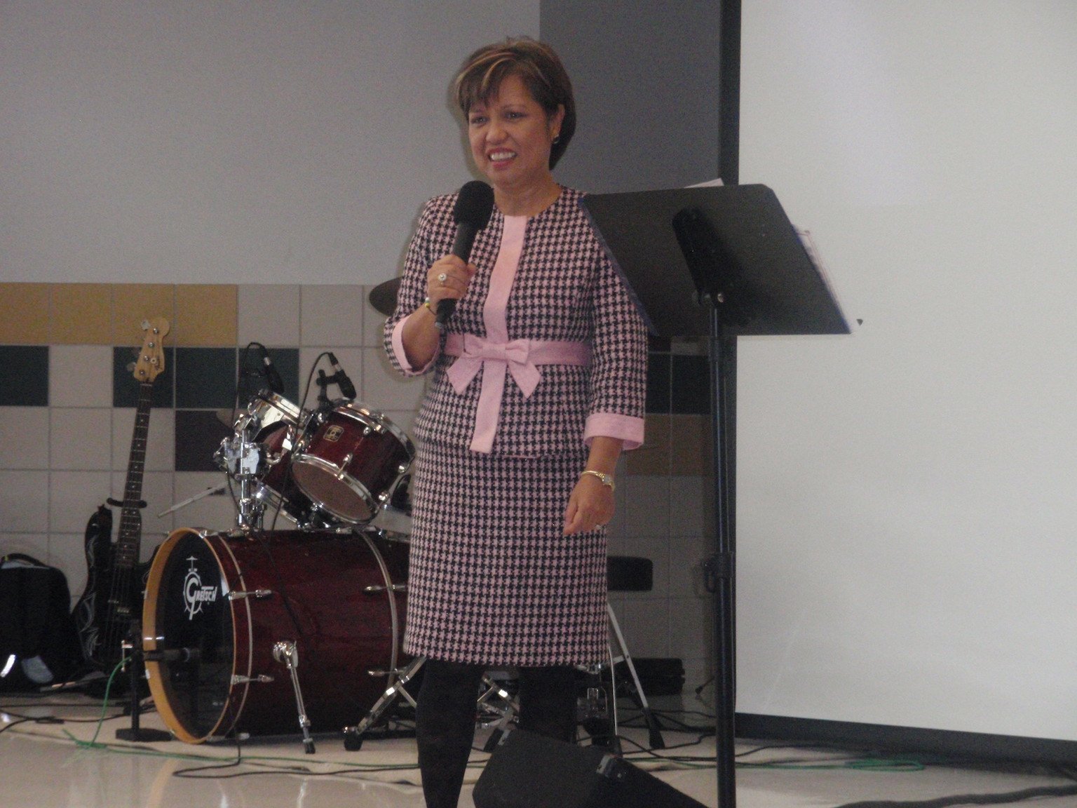 Susie speaking at a Dallas school